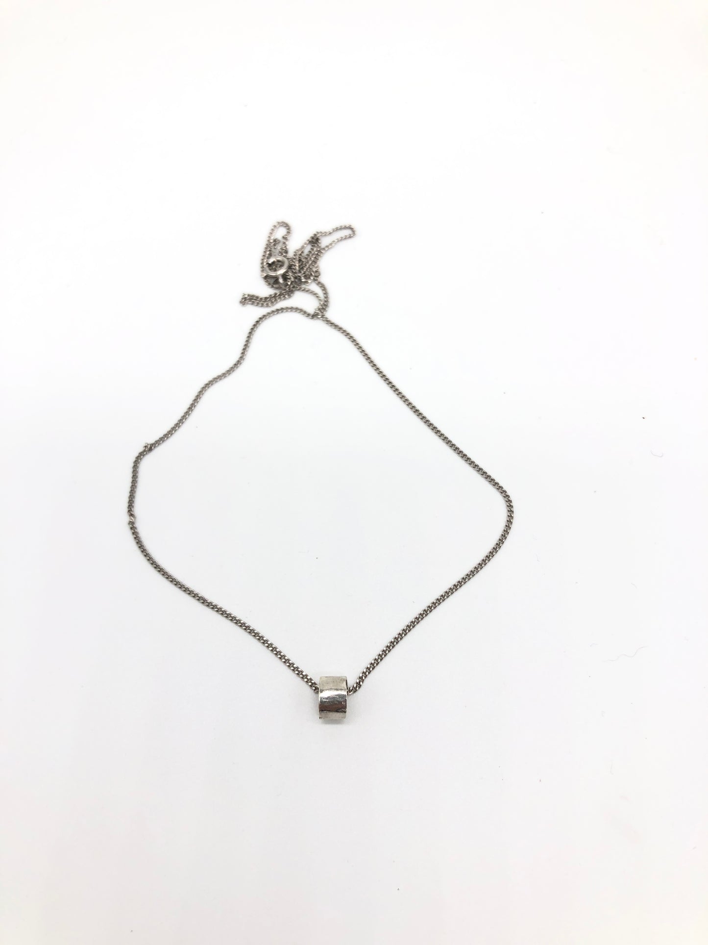 Hanger Tiny Round ( met ketting 45 cm)
