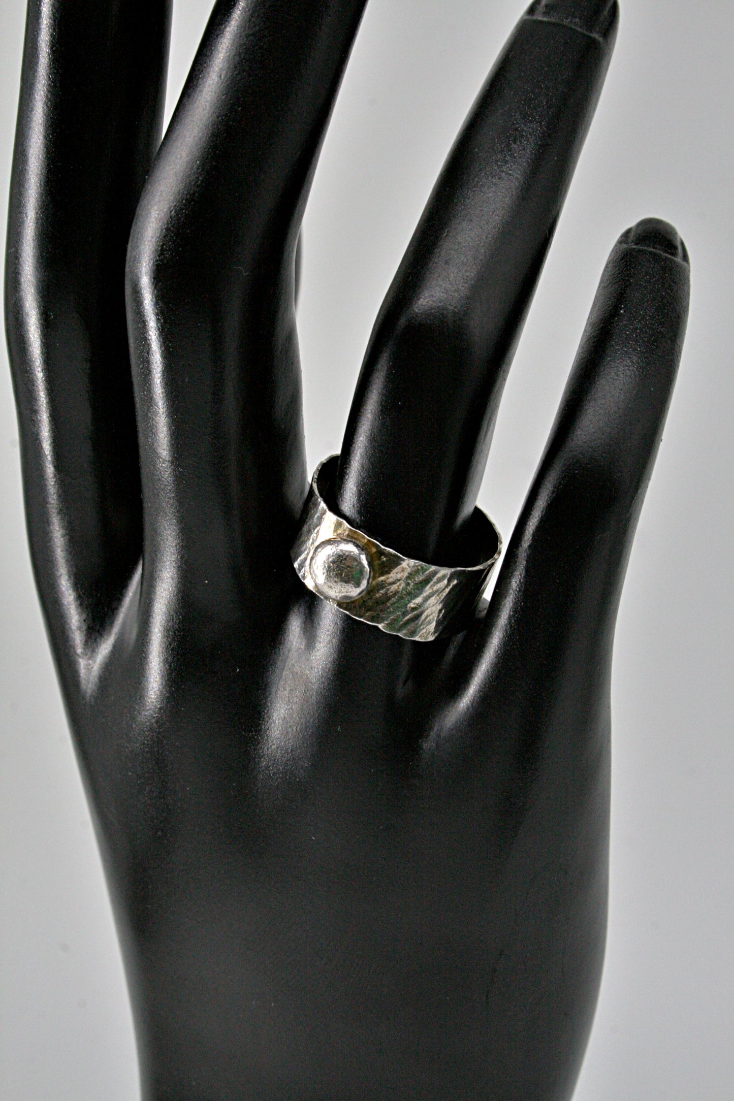 Ring pearl 8mm maat 57