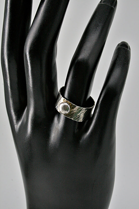 Ring pearl 8mm maat 57