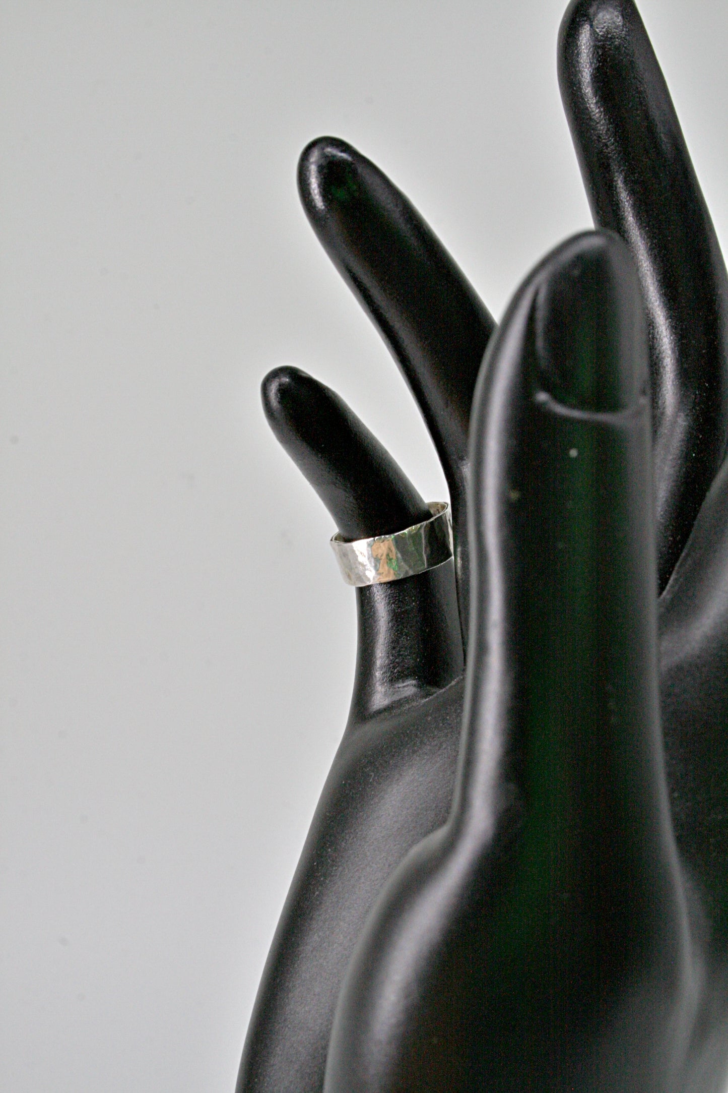 Ring hamered pinky 5mm maat 44