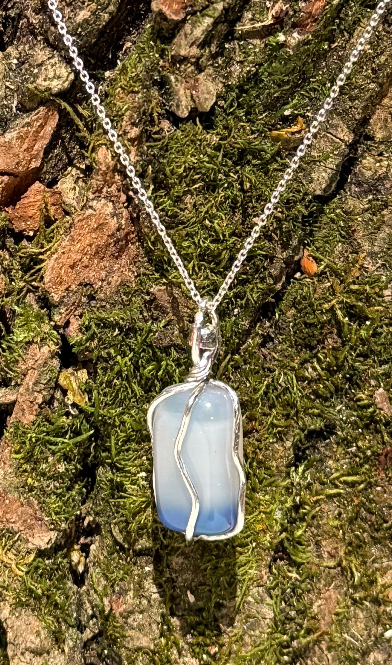 Hanger White-Blue