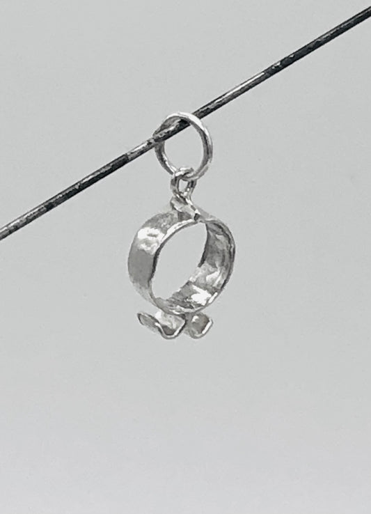 Hanger Alien 1,5x 1cm