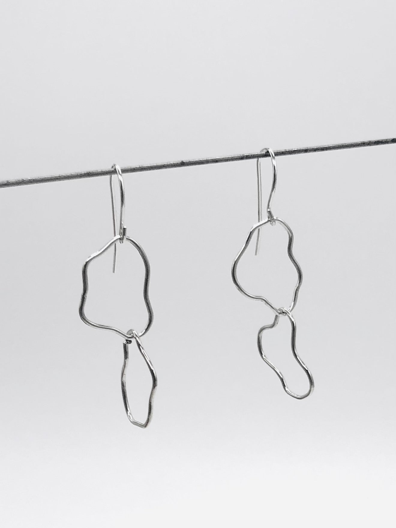 Oorbellen Clouds  totale lengte 4,5cm