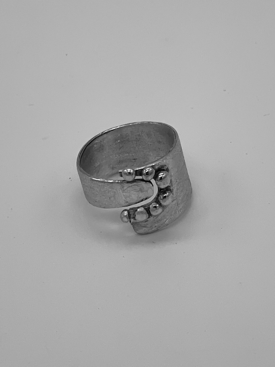 Ring ‘7 stips’ maat 53
