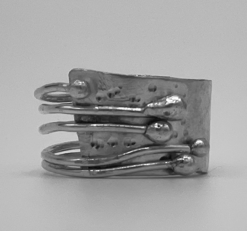 Ring  ‘ bloemen in knop’  maat 64-651
