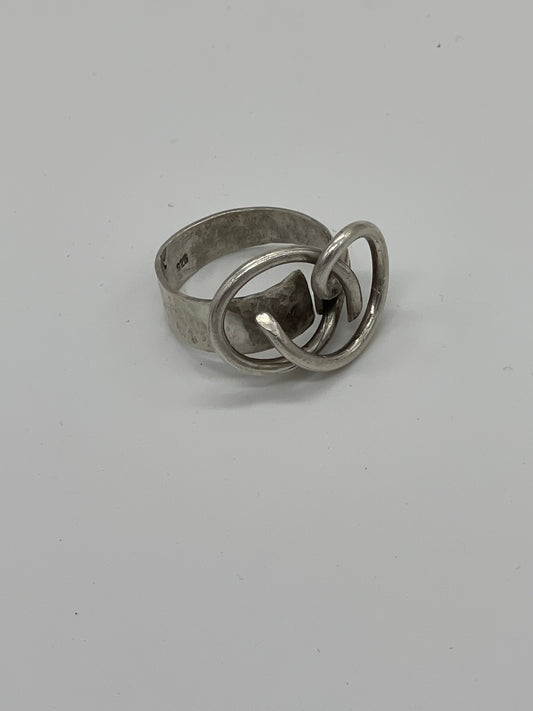 Ring ‘Tordue’  maat 61-62