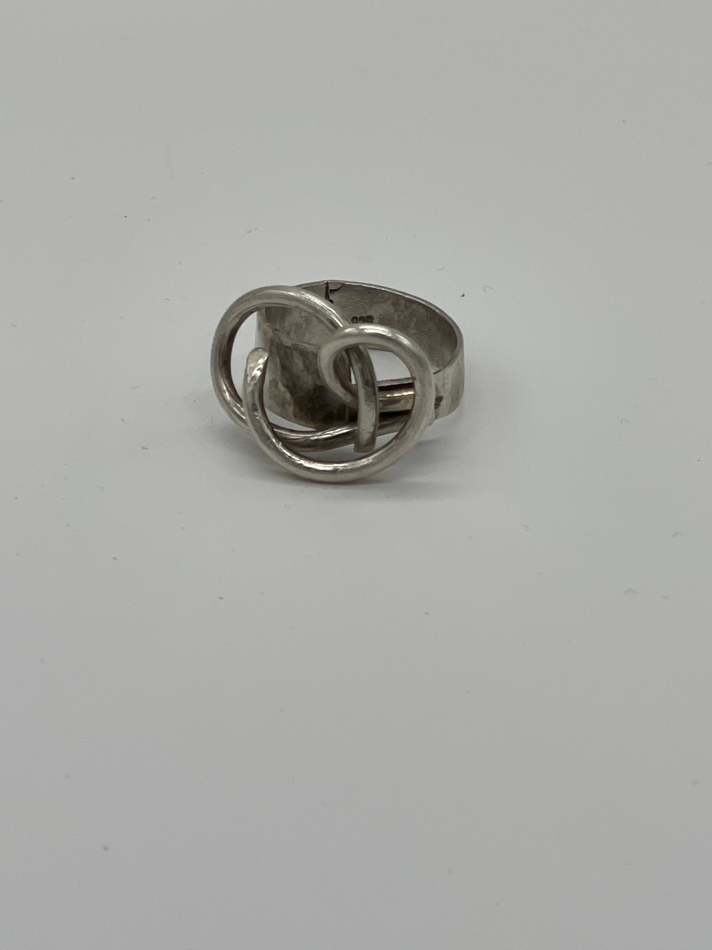 Ring ‘Tordue’  maat 61-62